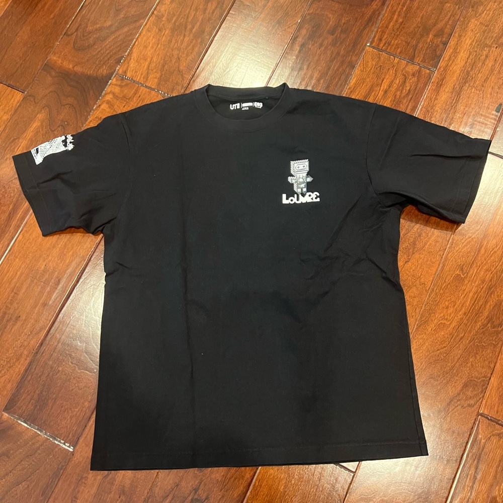 Uniqlo Black Graphic Short Sleeve Tee